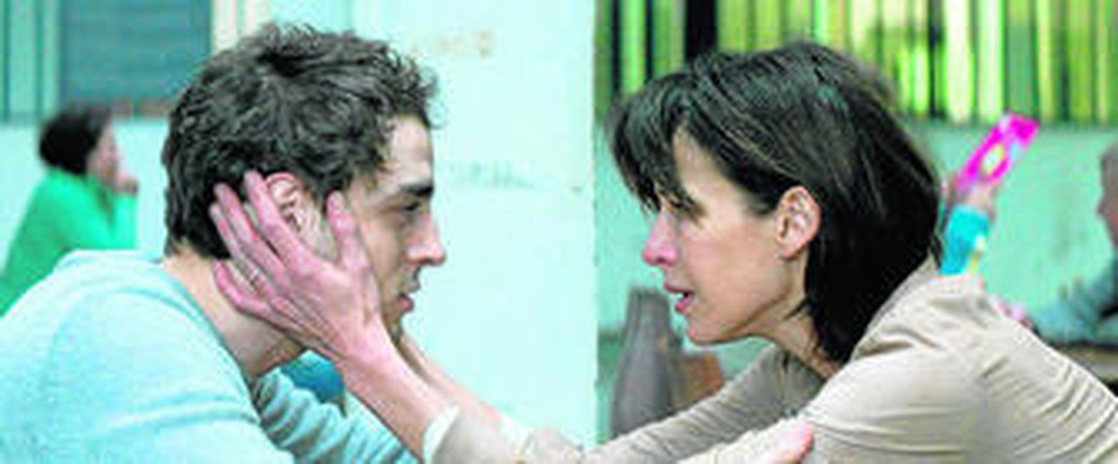 1. 'La taularde', de Audrey Estrougo. 2. 'Je ne suis pas un salaud', de Emmanuel Finkiel. 3. Dany Boom en 'Radin!'. 4. Serge Gainsbourg, fotografiado por Tony Frank. 5. 'Retour chez ma mère', de Éric Lavaine. 6. 'A peine j'ouvre les yeux' de Leyla Bouzyd.