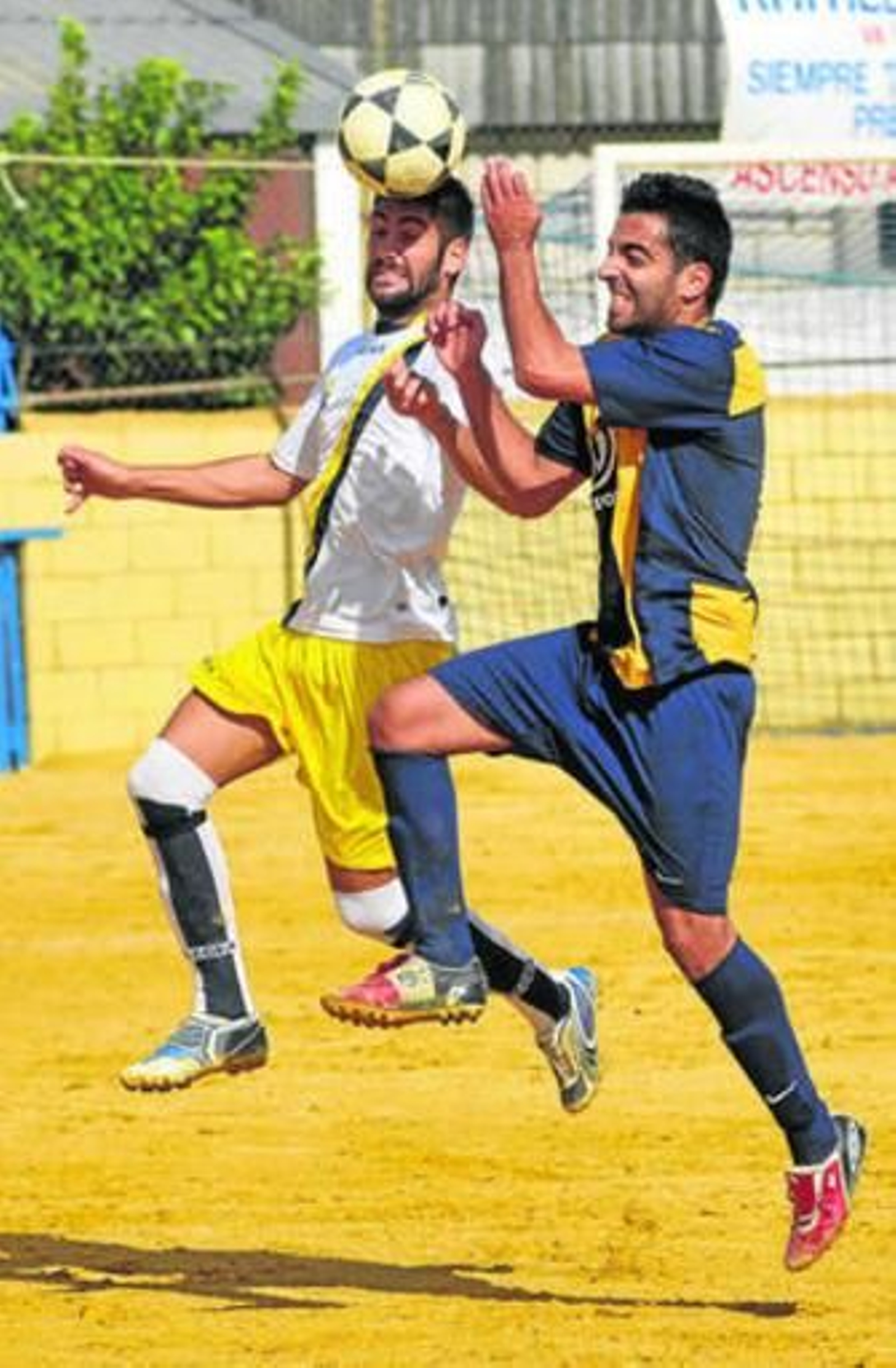 Un partido de la Rociera en el Manuel Adame Bruña.