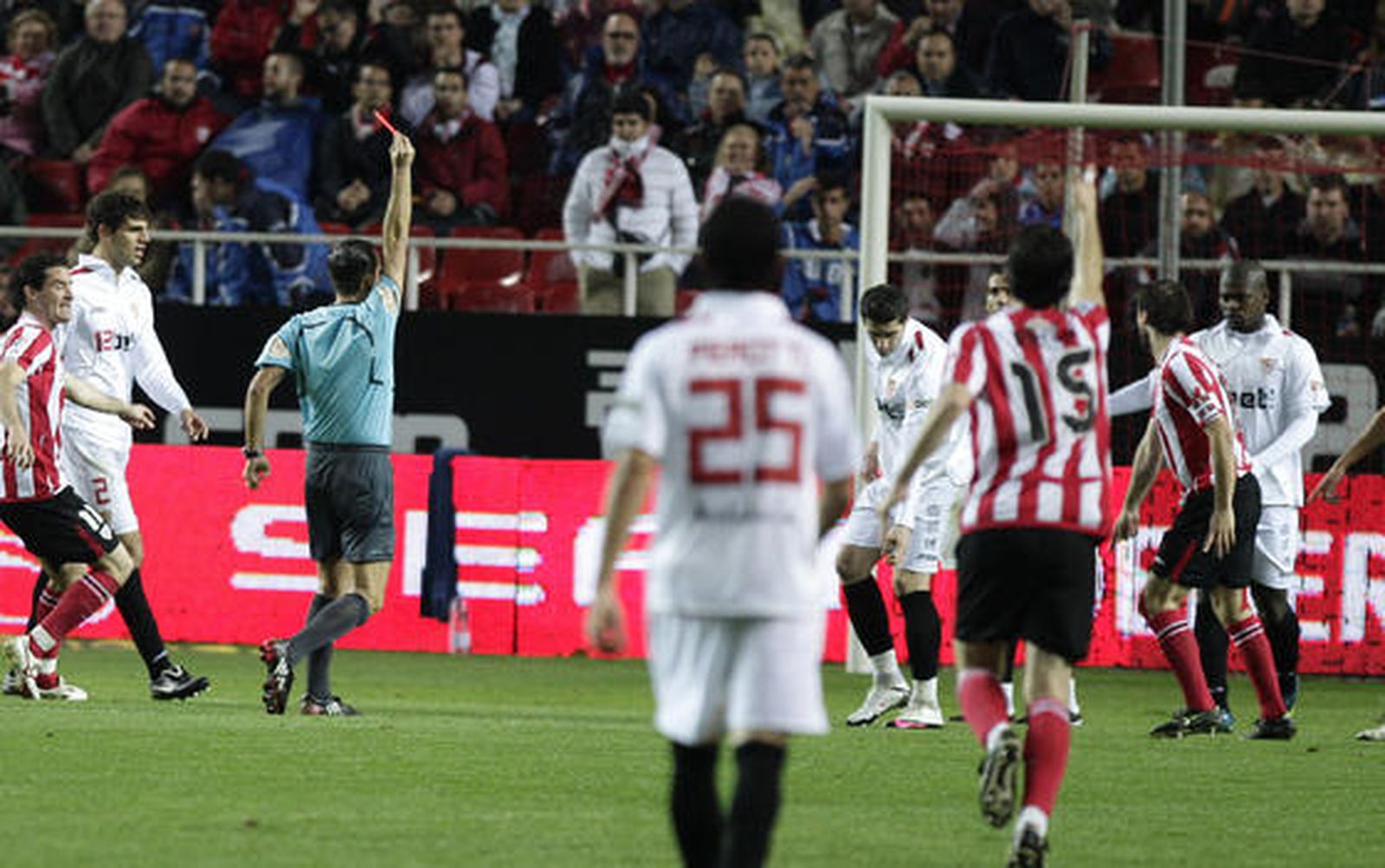 El Sevilla no pasa del empate en casa ante el Athletic de Bilbao. / Antonio Pizarro