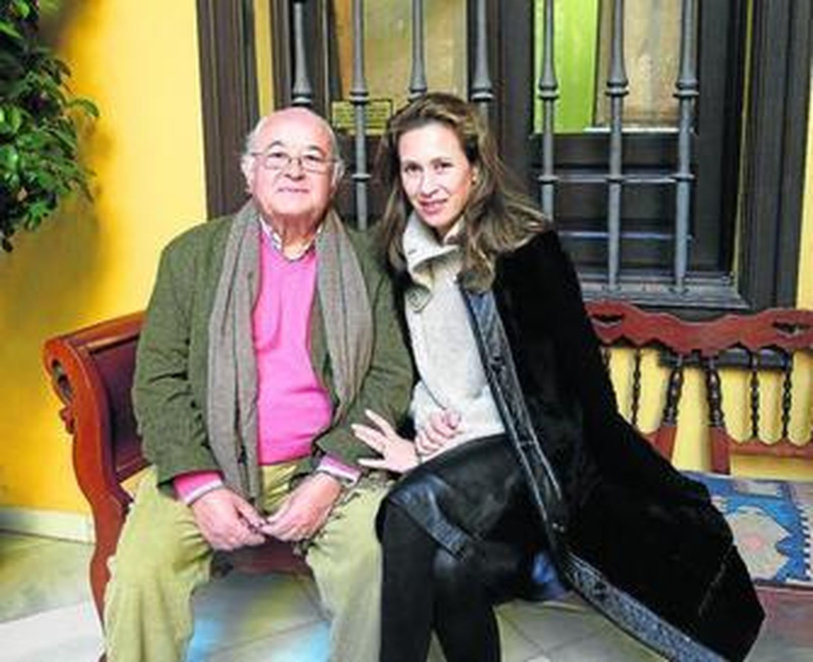 Tony Benítez y Esther Amo, en la casa del primero en la calle Francos.