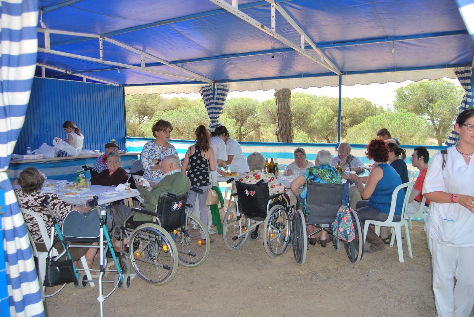 Encuentro de personas dependientes en Villablanca.