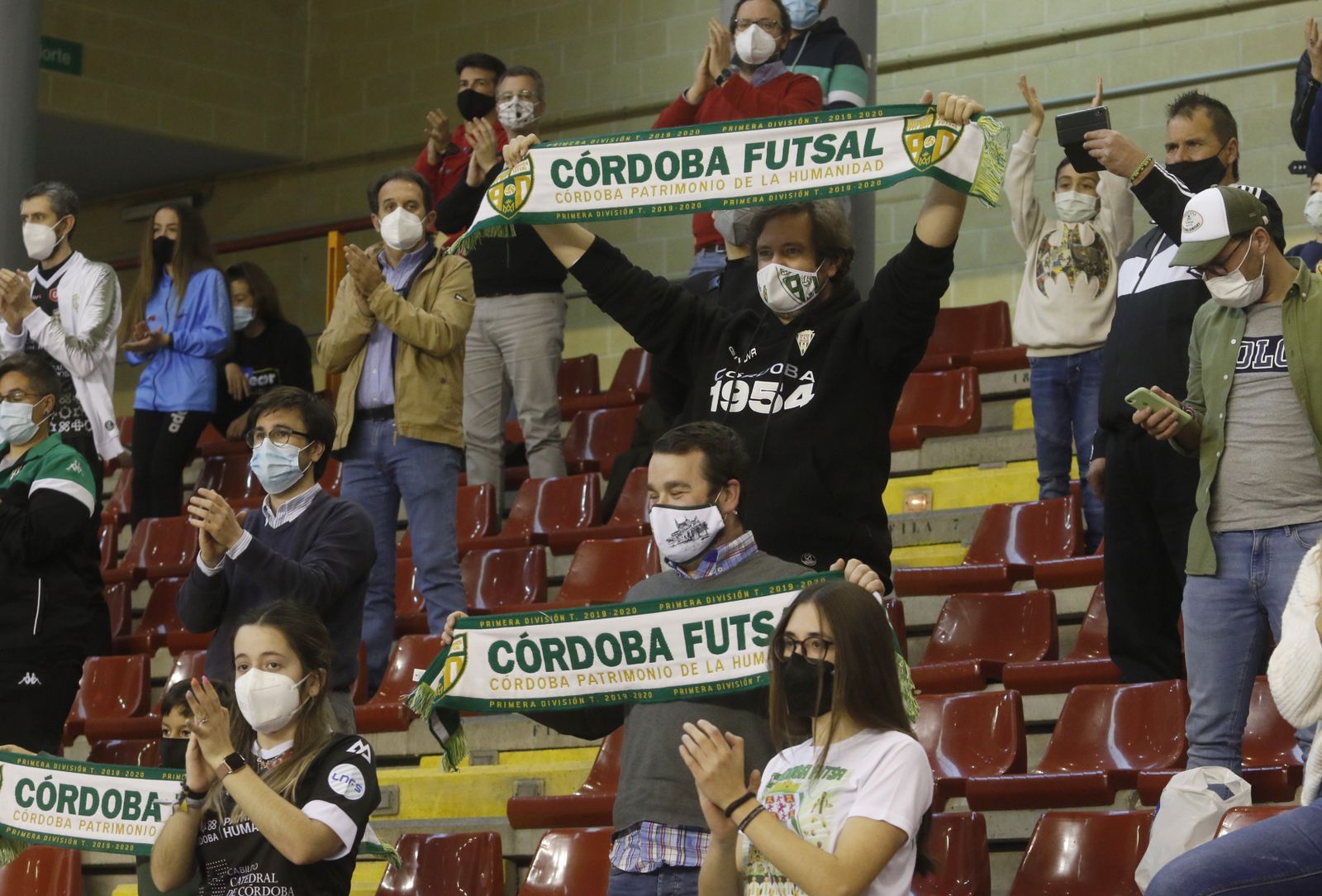 Fotografías: La victoria del Córdoba Futsal sobre el Peñíscola