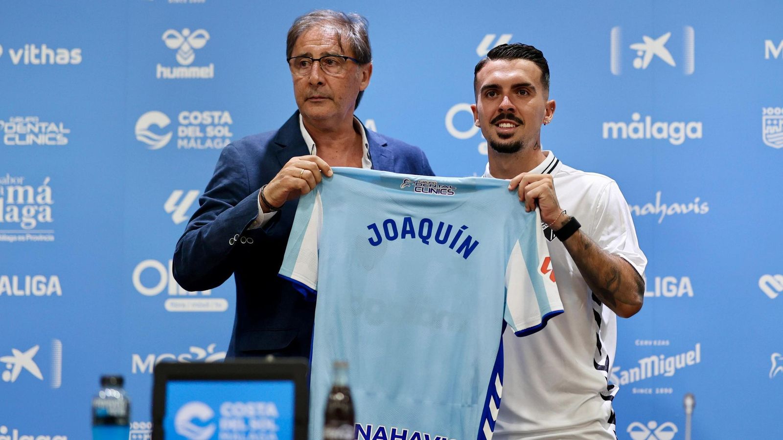 Joaquín Muñoz durante su presentación como jugador del Málaga CF