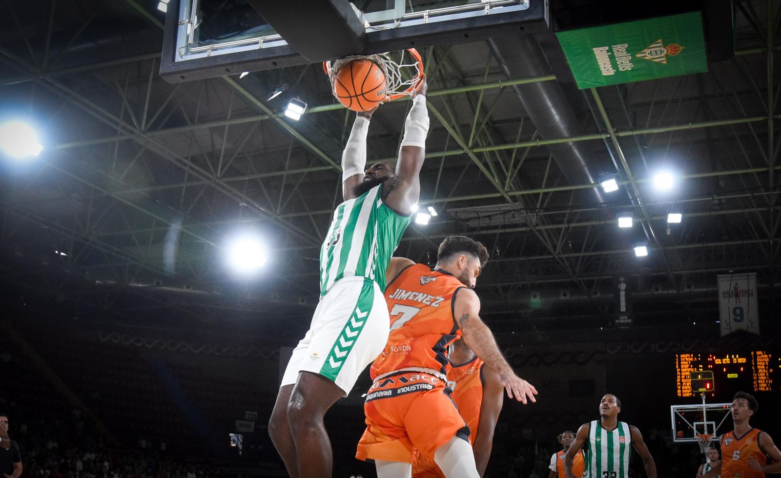 El Betis Baloncesto - CB Morón, en imágenes