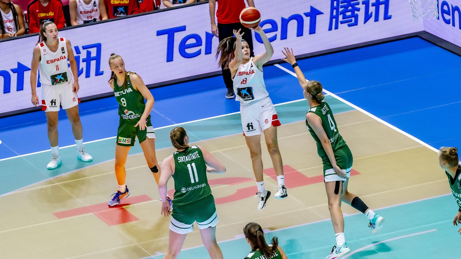 Moreno lanza a canasta