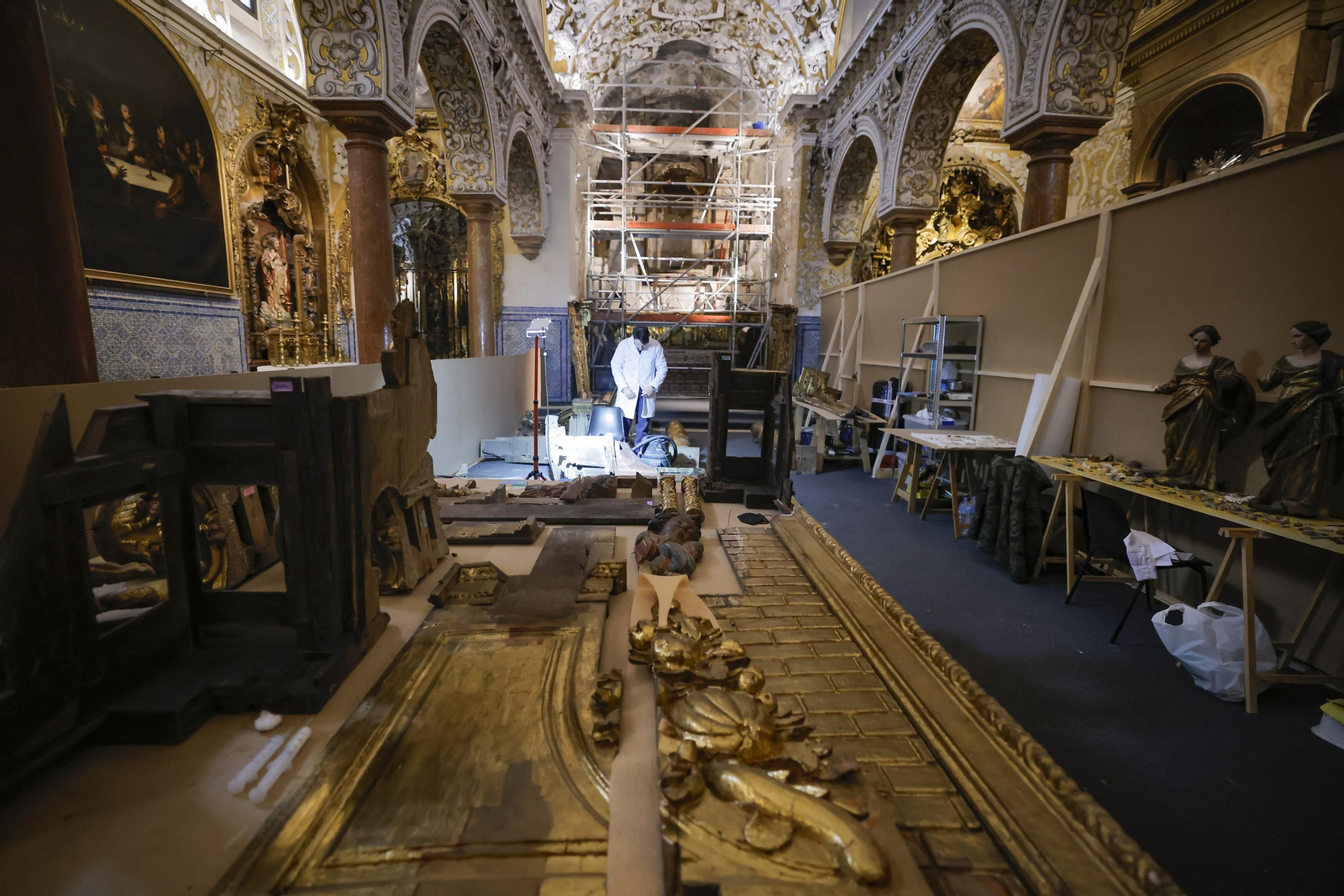 Las fotos de la restauración del retablo mayor de Santa María la Blanca