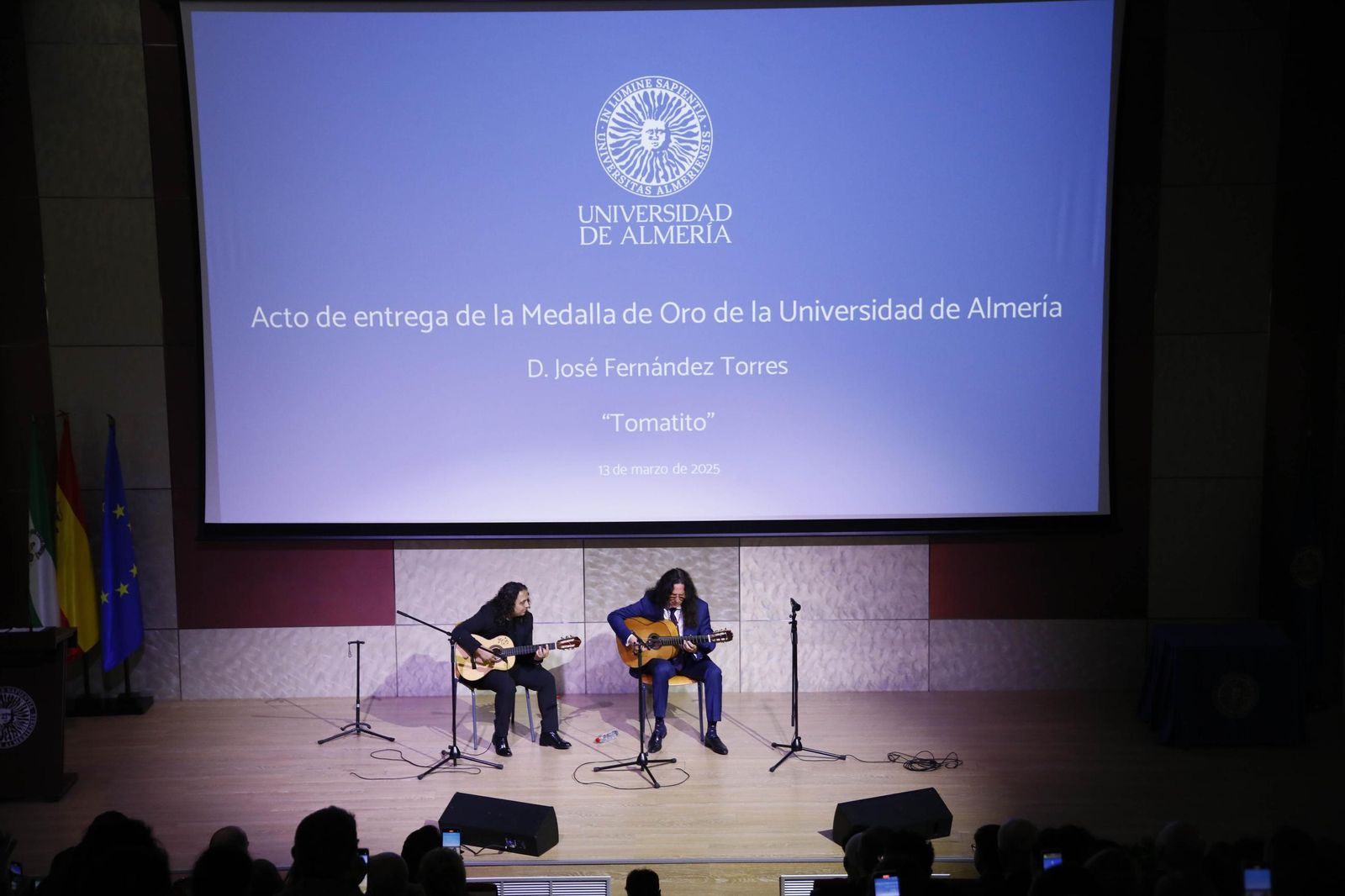 Las imágenes del acto de entrega de la Medalla de Oro a José Fernández Torres Tomatito, en la Universidad de Almería