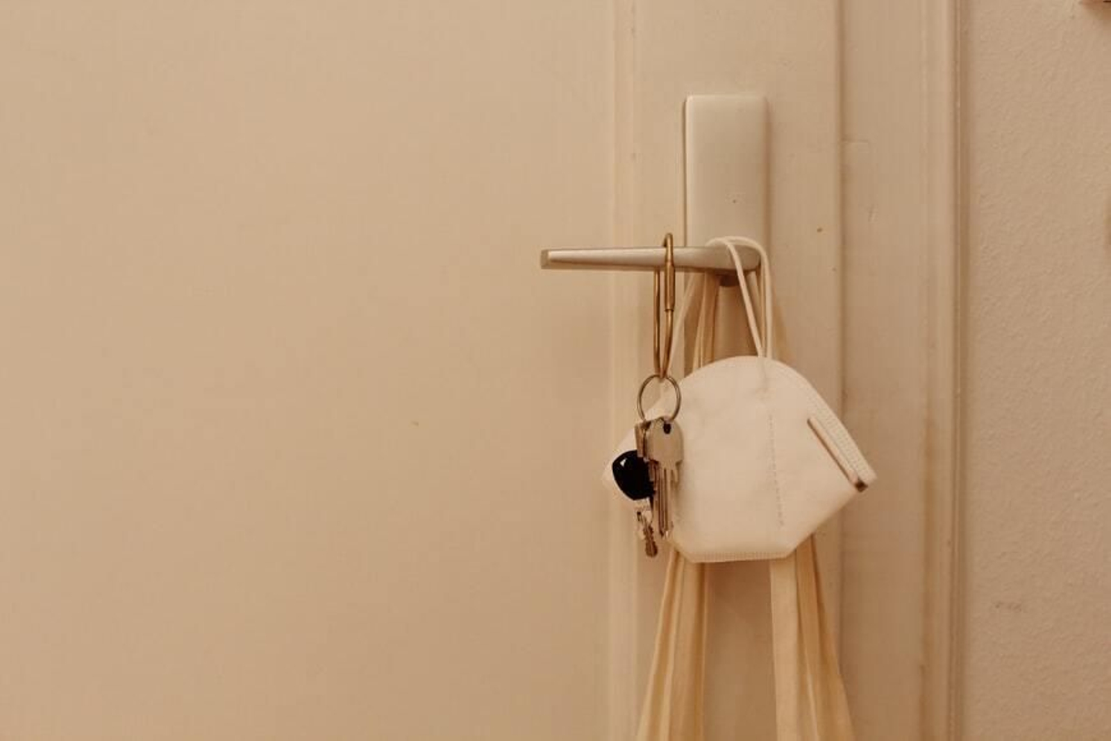 El uso prolongado de las mascarillas FFP2 puede causar, en algunos casos, dolores de cabeza, fatiga o somnolencia.