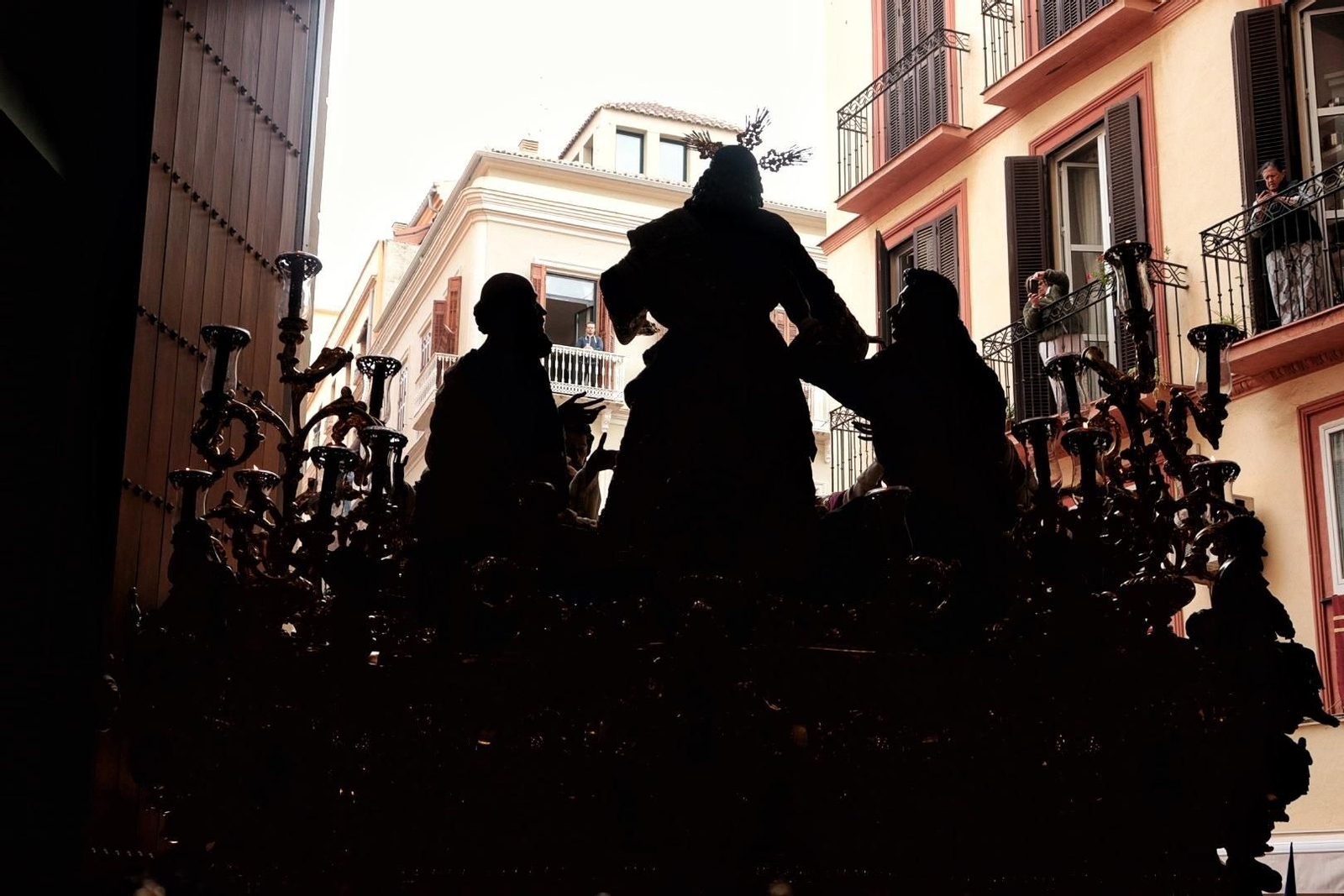 La Sagrada Cena en su procesión de este Jueves Santo en Málaga, en fotos