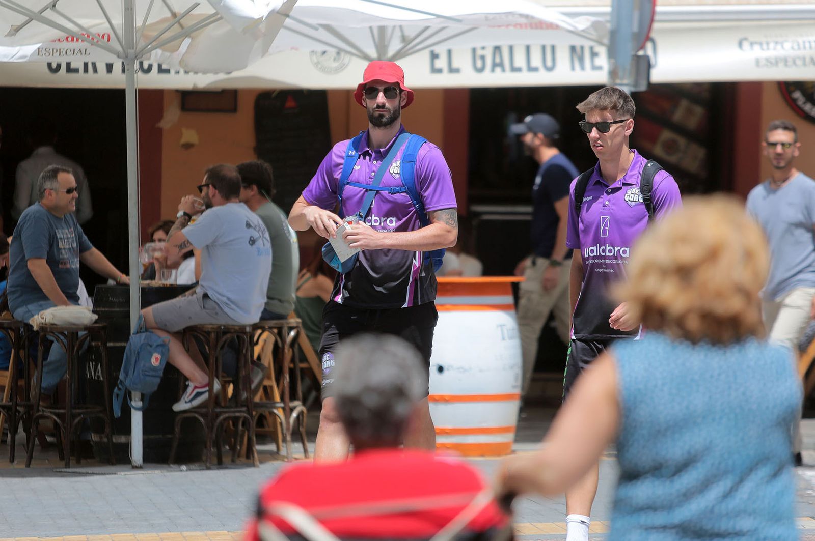 Imágenes del ambiente en Huelva en la mañana del sábado