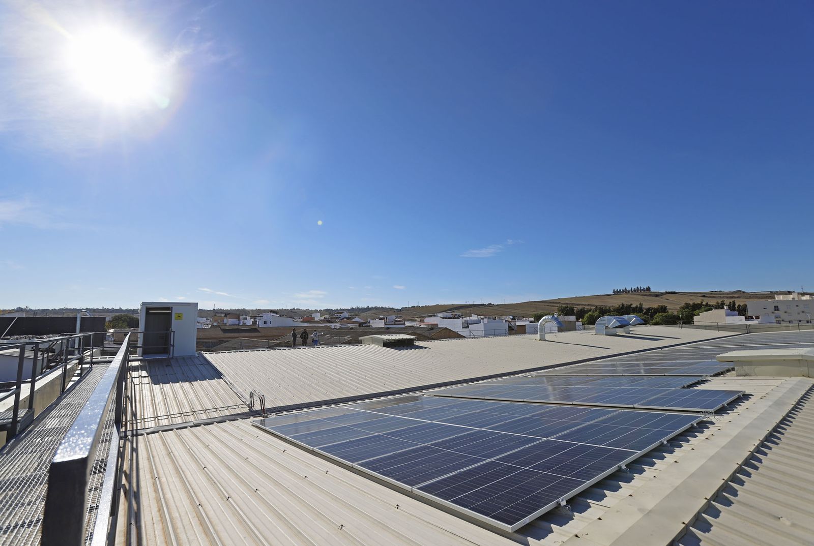 Imágenes de las mejoras del Mercadona de La Palma del Condado para el ahorro energético