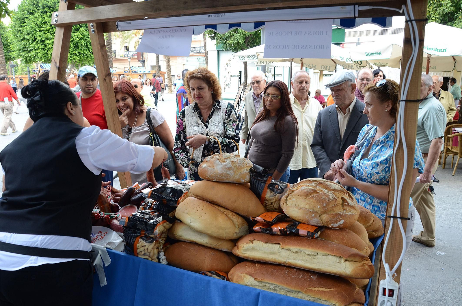 Un stand de pan artesano.