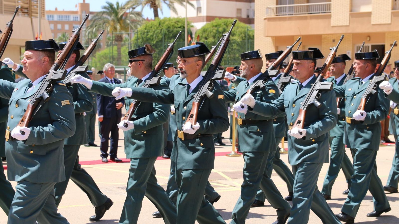 El acto se ha cerrado con un desfile de la Compañía de Honores