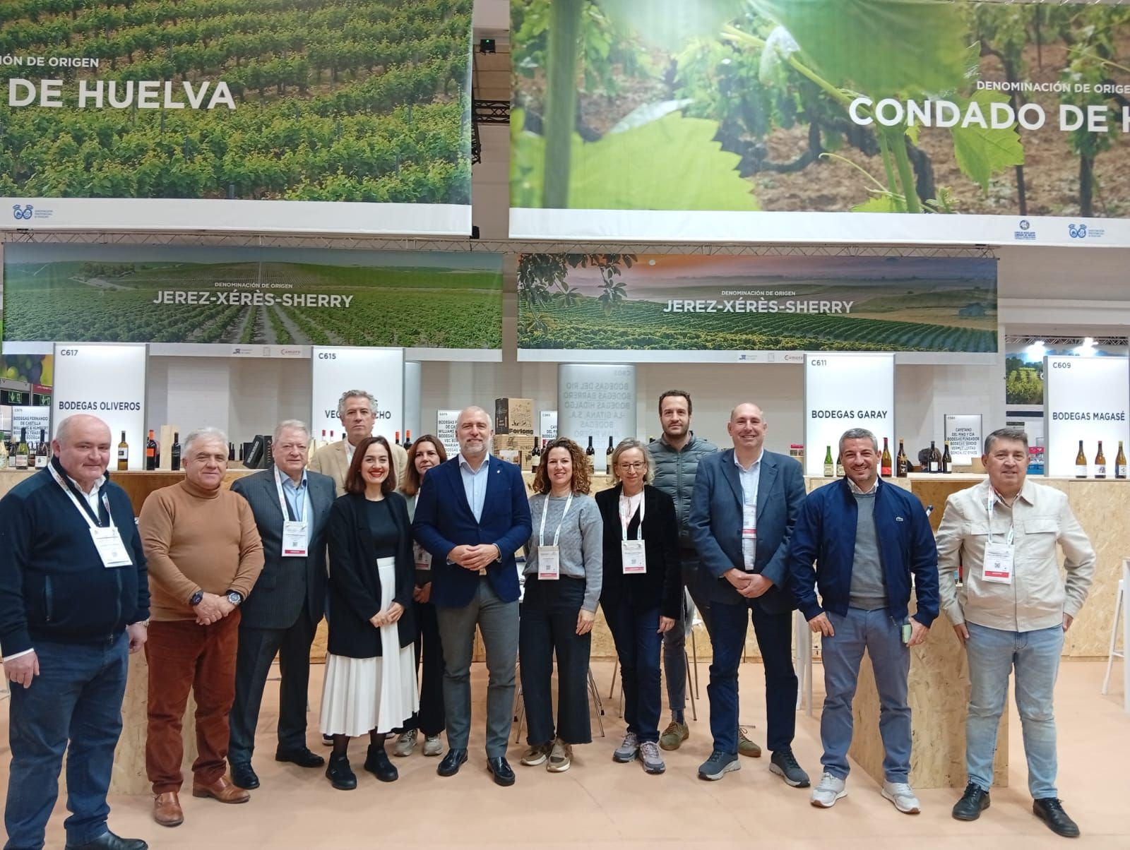 Representantes de bodegas onubense en el Barcelona Wine Week.