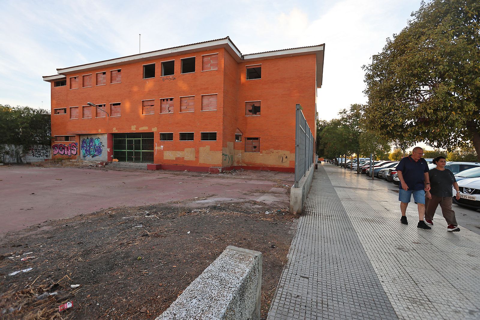 Imágenes del estado actual del edificio del antiguo IES Doñana
