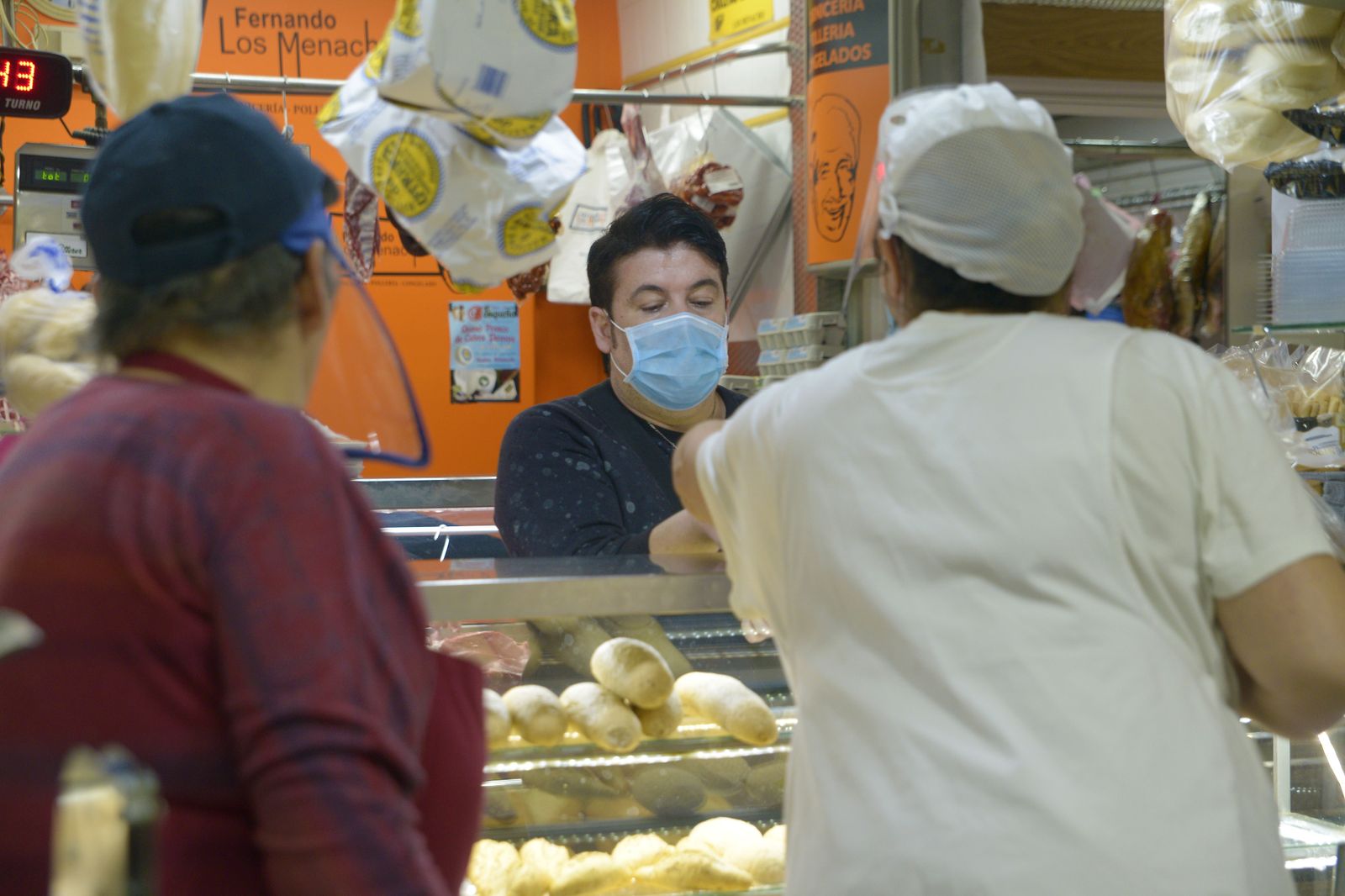 Fotos de los mercados de la comarca en cuarentena