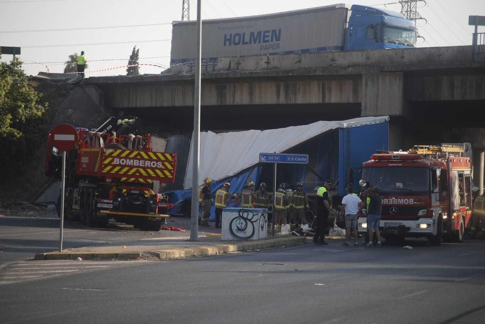 Las imágenes del camión accidentado en Montes Sierra