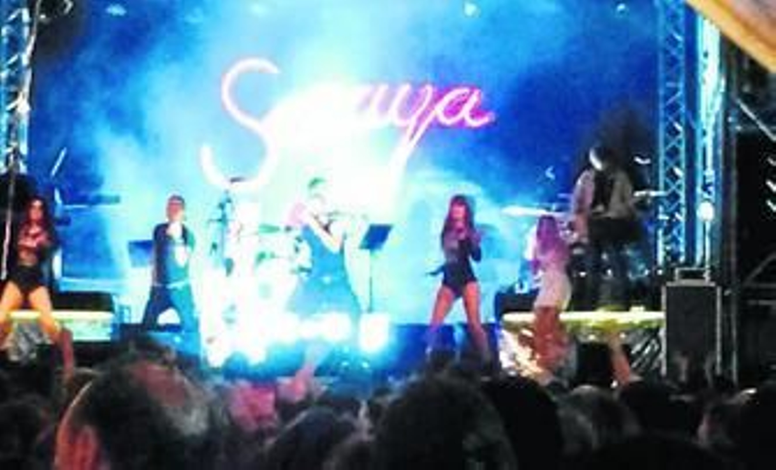 Soraya, dándolo todo sobre el escenario.