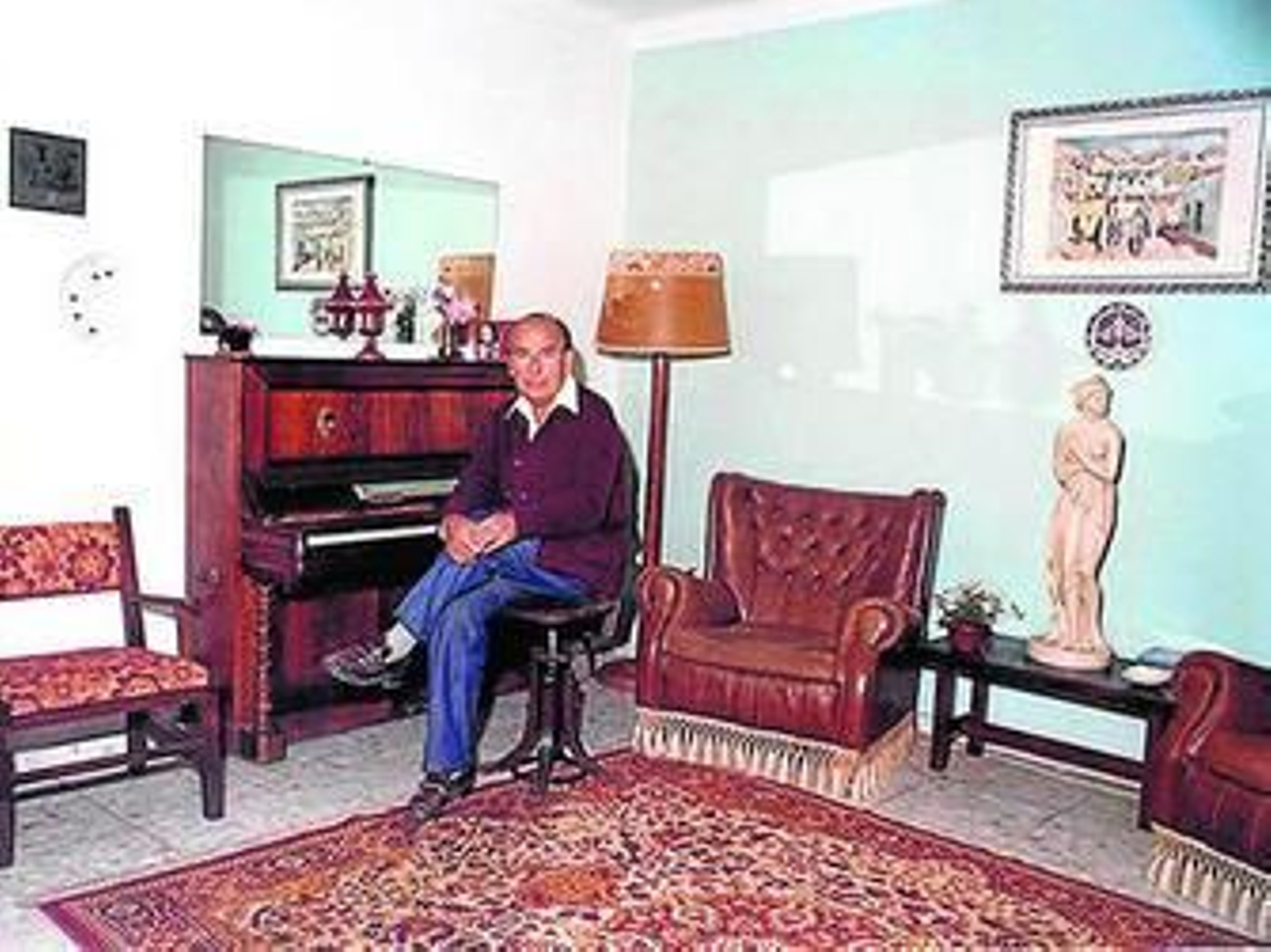 El reconocido e ilustre compositor Manuel del Águila.