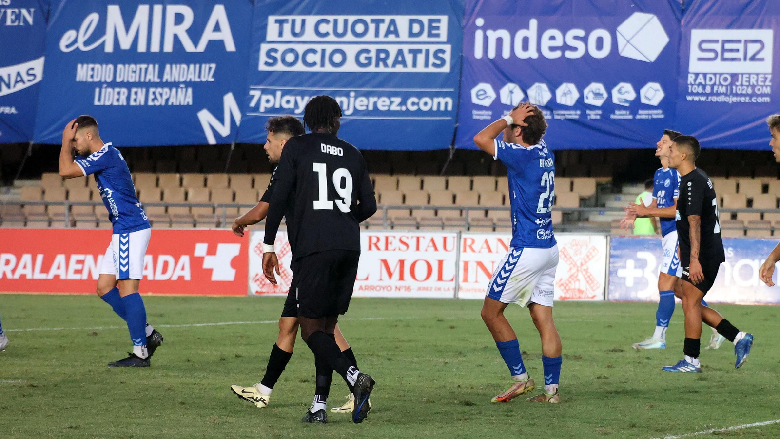 Imágenes del partido entre Xerez DFC y Juventud Torremolinos en Chapín