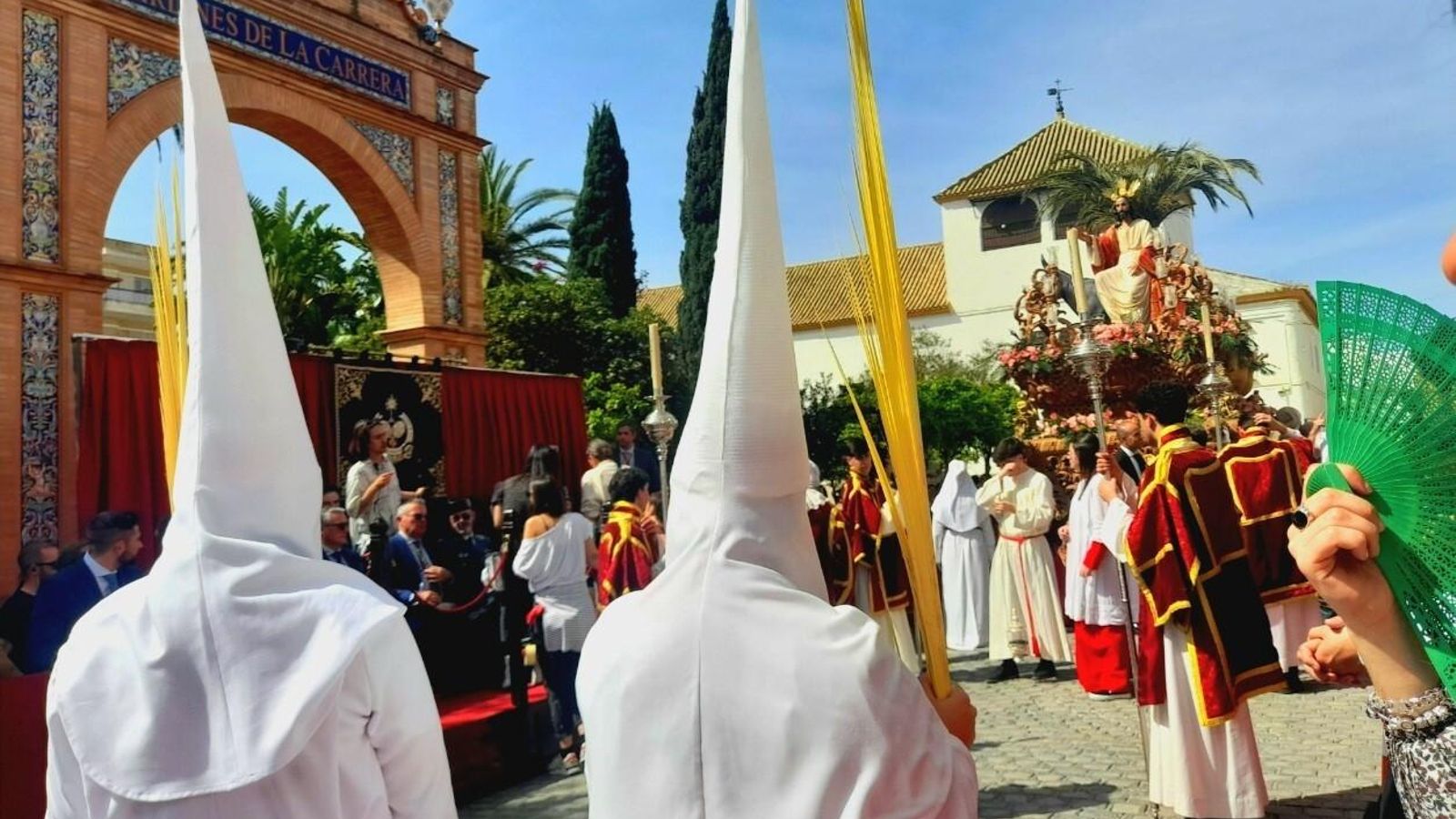 El paso de La Borriquita de Morón en pleno rodaje