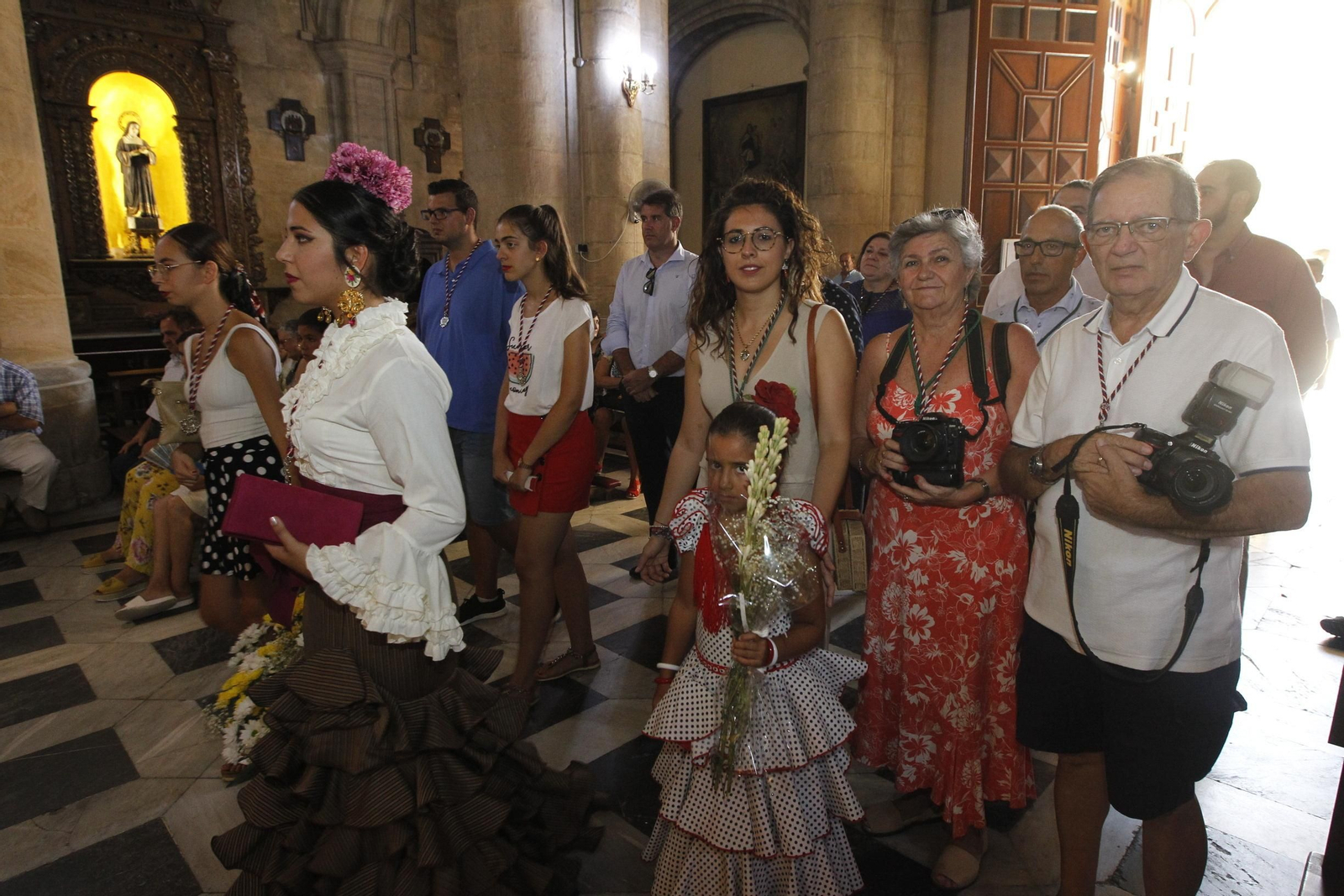 Fotogalería ofrenda floral a la Virgen del Mar. Feria de Almería 2019