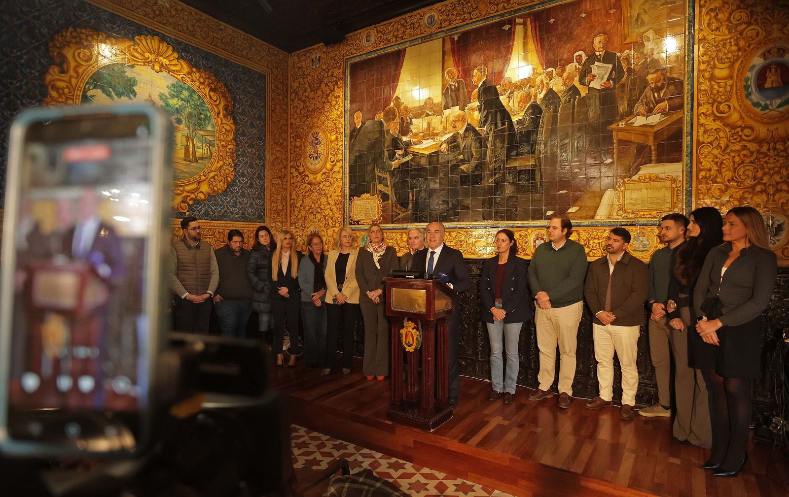 Fotos de la rueda de prensa de José Ignacio Landaluce tras el archivado de la denuncia del PSOE por la Fiscalía del Tribunal Supremo