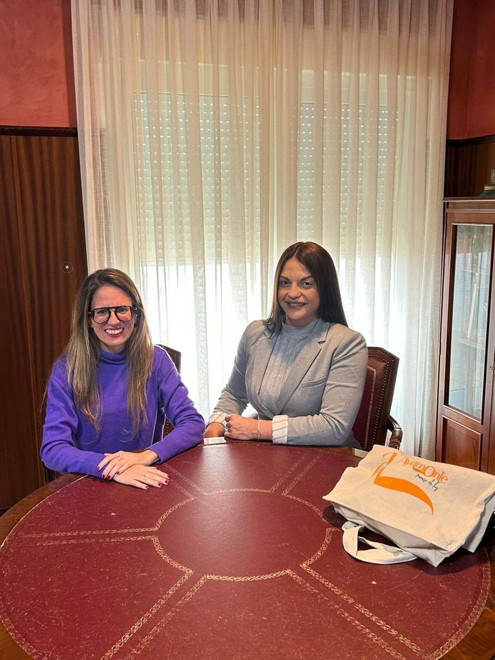 Natalia Santos con Ángela López.