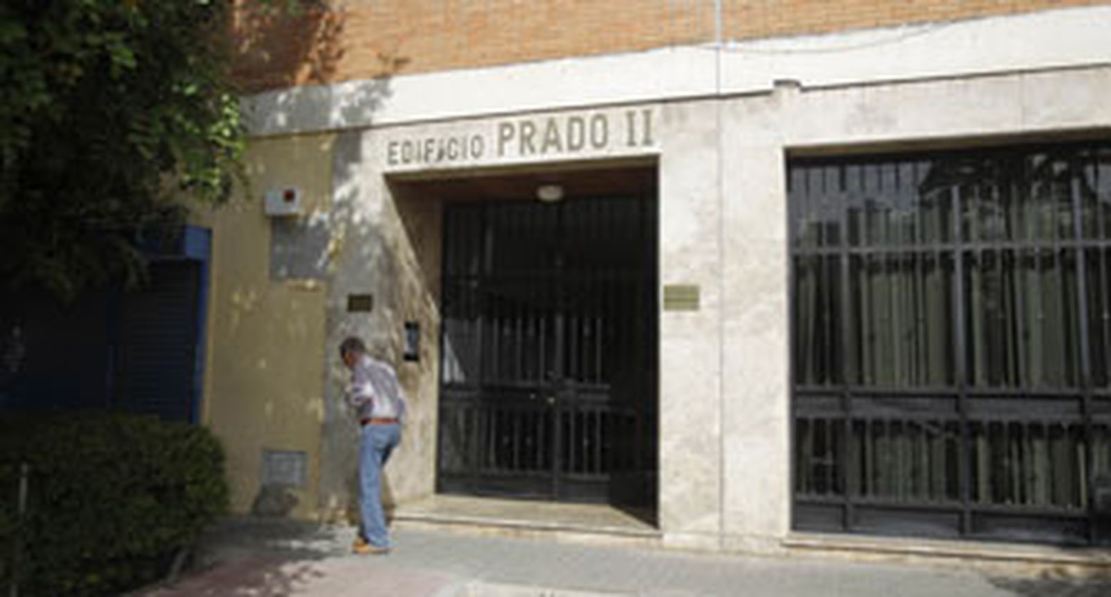 Una mujer apuñala en el cuello a una cartera en el Porvenir