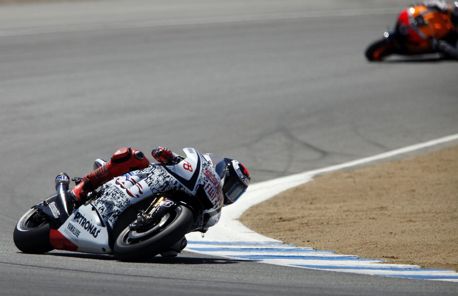El ganador del torneo, Jorge Lorenzo en una de las curvas del circuito de Laguna Seca. 

Foto: DAVID ROYAL.