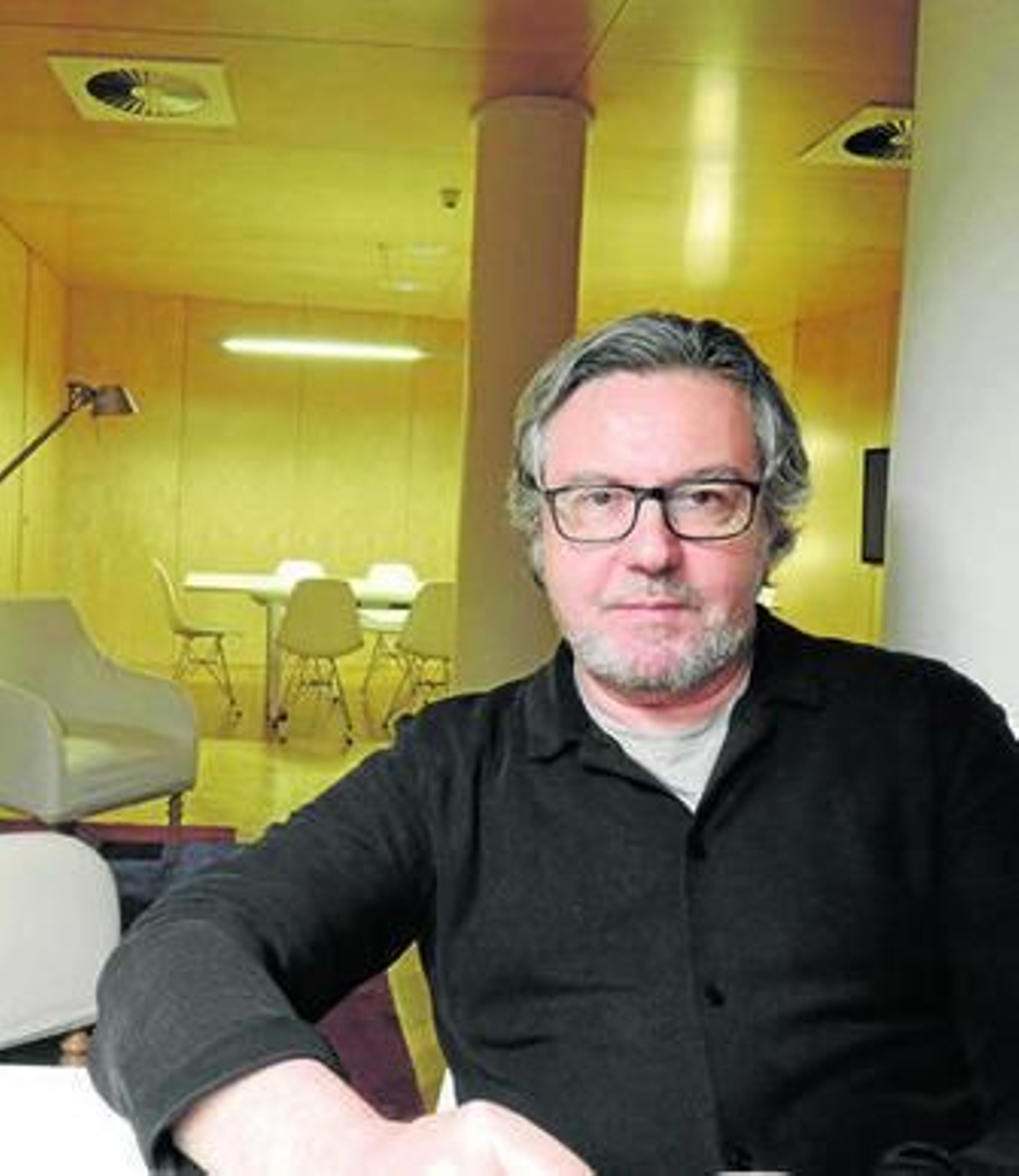 Felipe Benítez Reyes (Rota, 1960) vuelve a la novela de la mano del sello Destino.