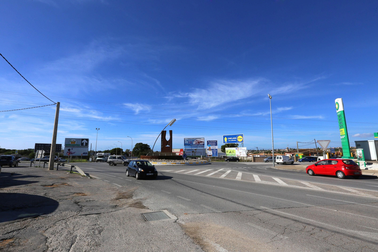 Vista panorámica de la rotonda de El Florín, en la que se desarrollarán nuevas actividades comerciales.