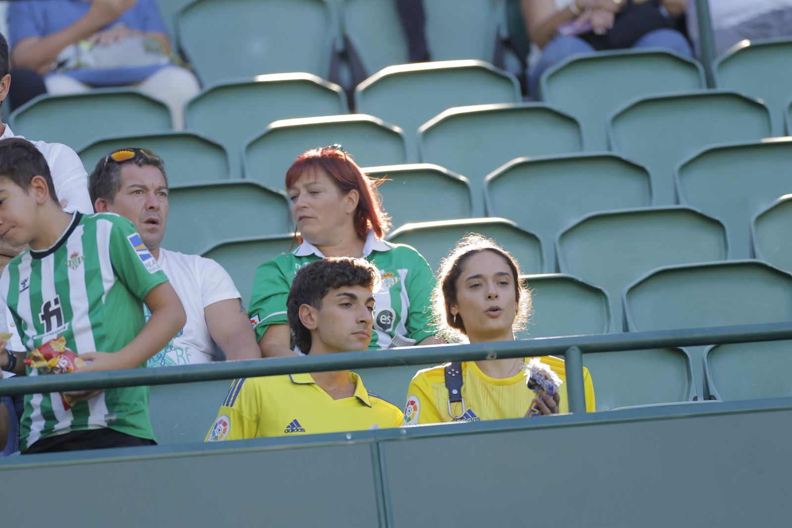Búscate en las fotos del Betis-Cádiz