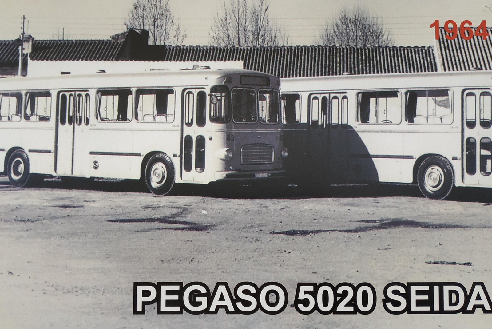 Fotos de los autobuses usados por la EMT de Málaga en sus 70 años de historia