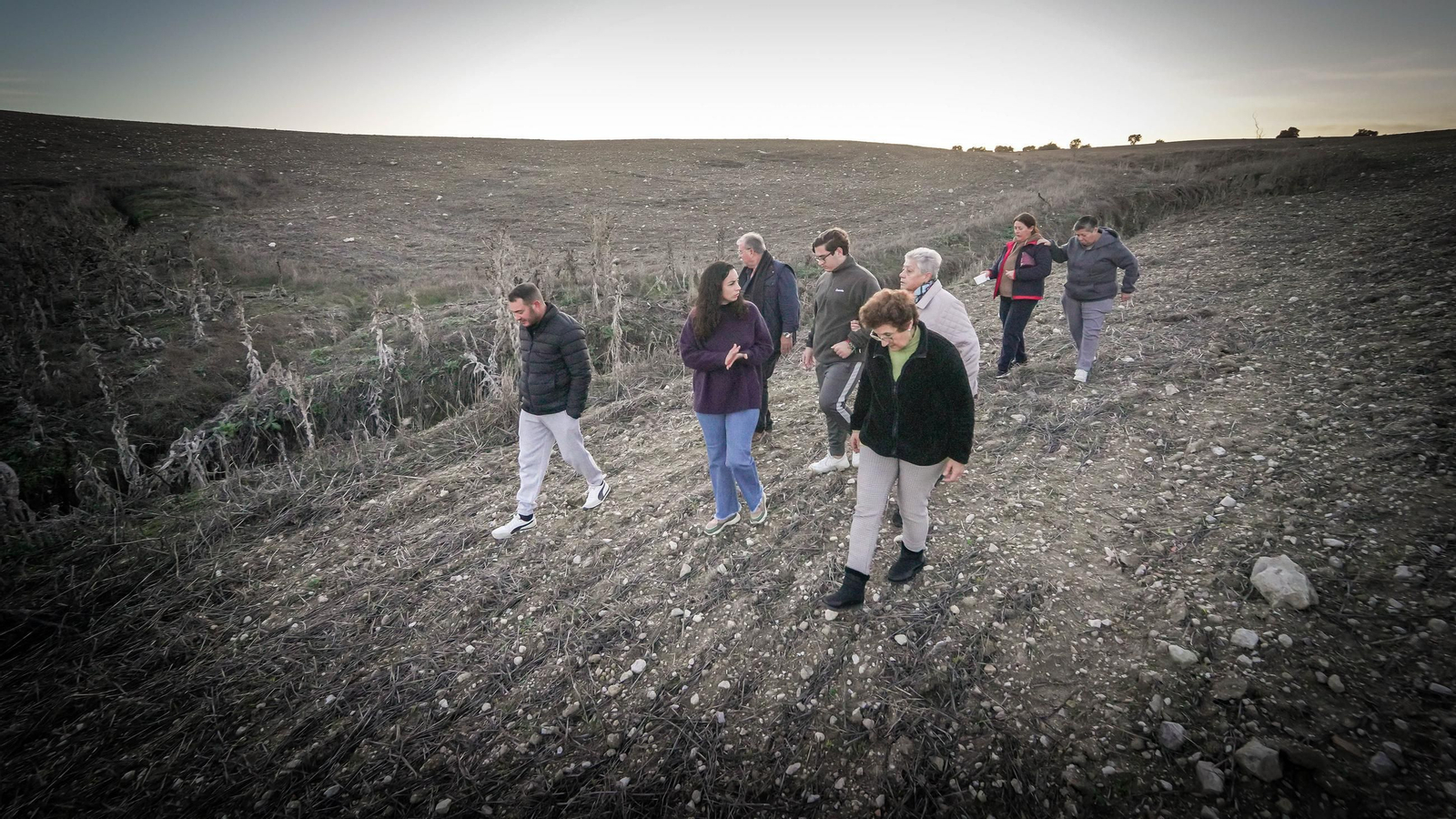 Imágenes de los vecinos de Mesas de Asta en los terrenos de Asta Regia