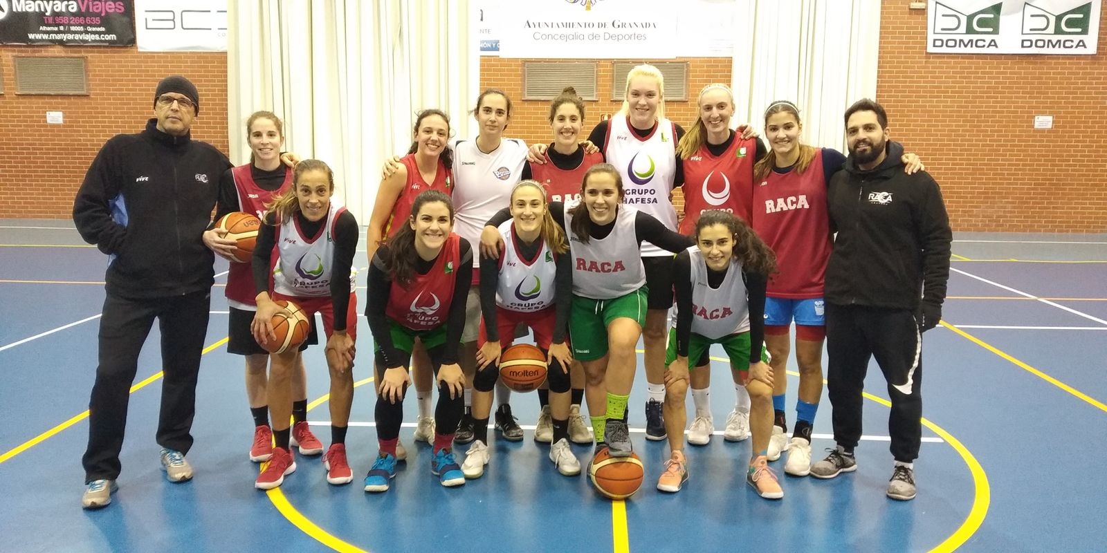 Marta Miscenko posa con sus nuevas compañeras