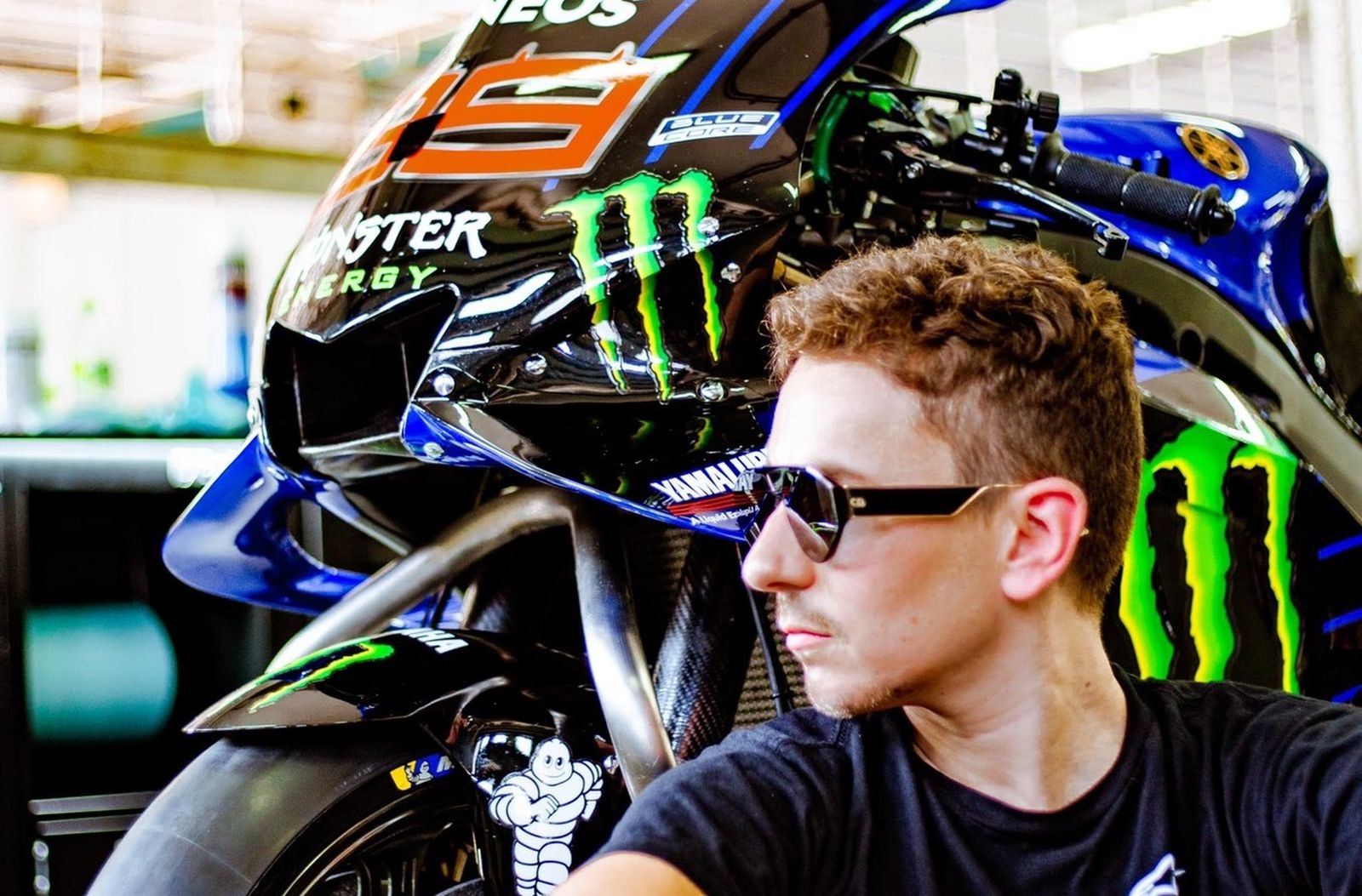 Jorge Lorenzo compartió en una red social esta imagen "con mi primer amor".