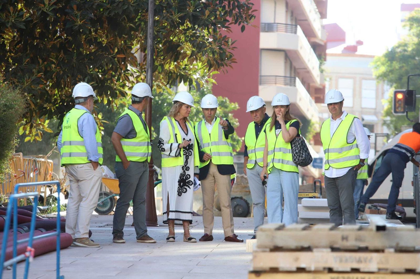 Pilar Miranda y Felipe Arias durante la visita a las obras de Méndez Núñez.