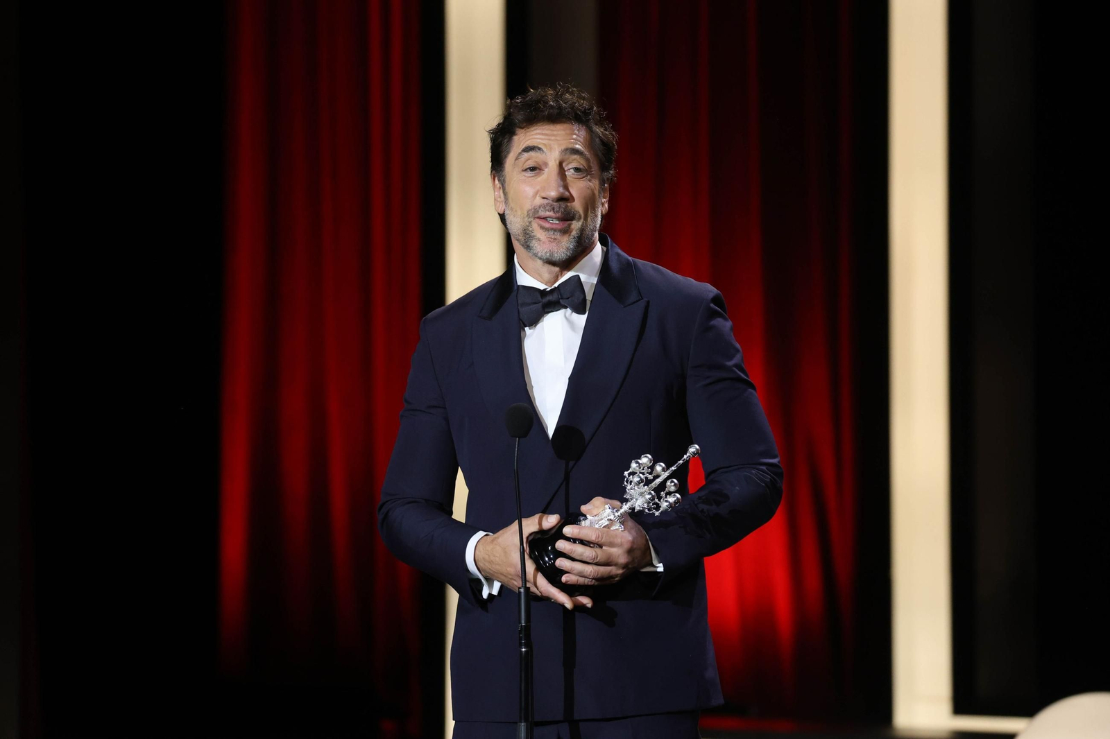 Javier Bardem con el premio Donostia del pasado año