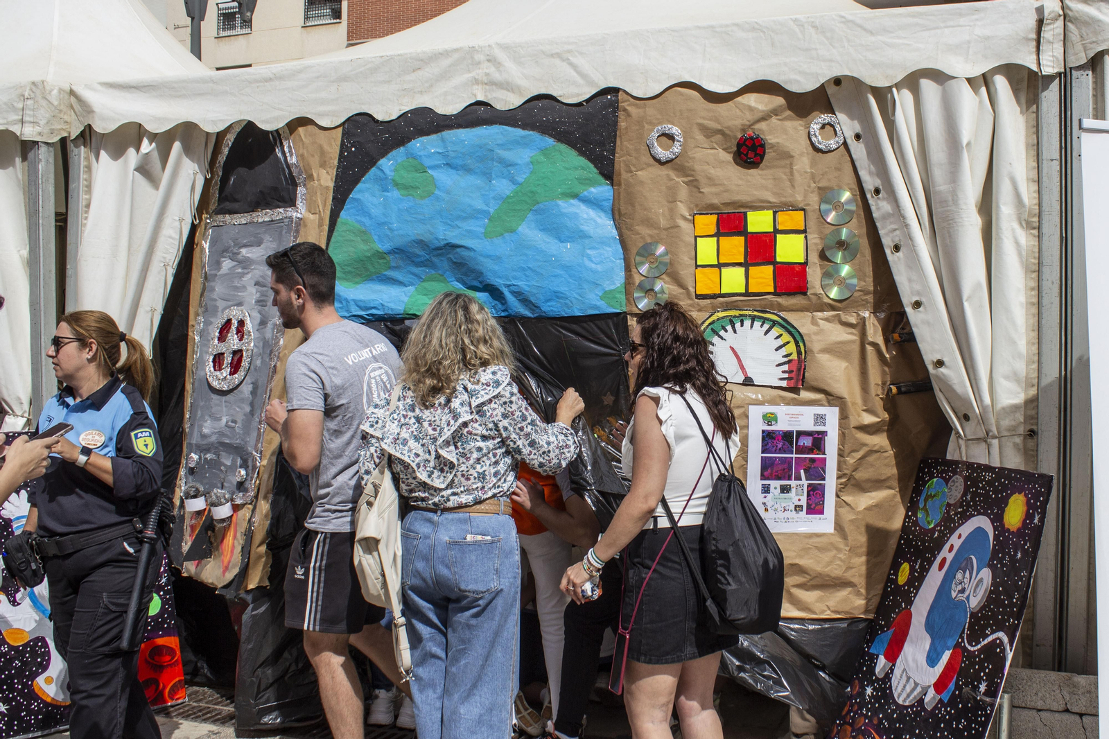 Fotos de Diverciencia Algeciras 2023 en Plaza Marqués de Verboom.