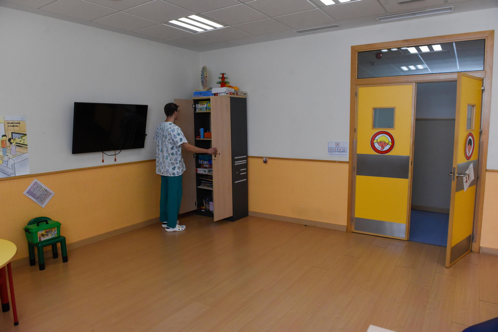 Reportaje sobre los 100 años que ha cumplido el Hospital de Cruz Roja