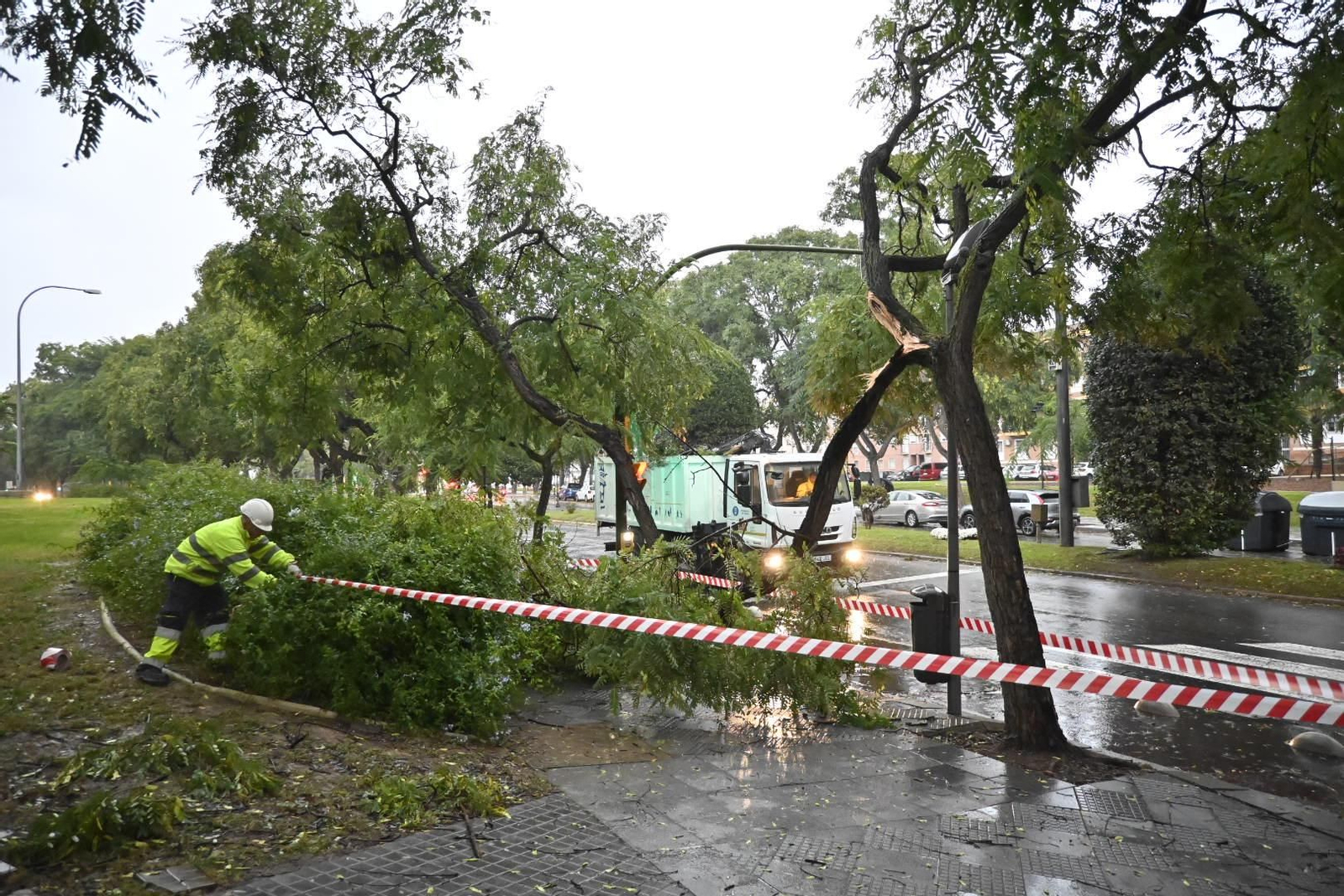 Imágenes del temporal a su paso por Huelva