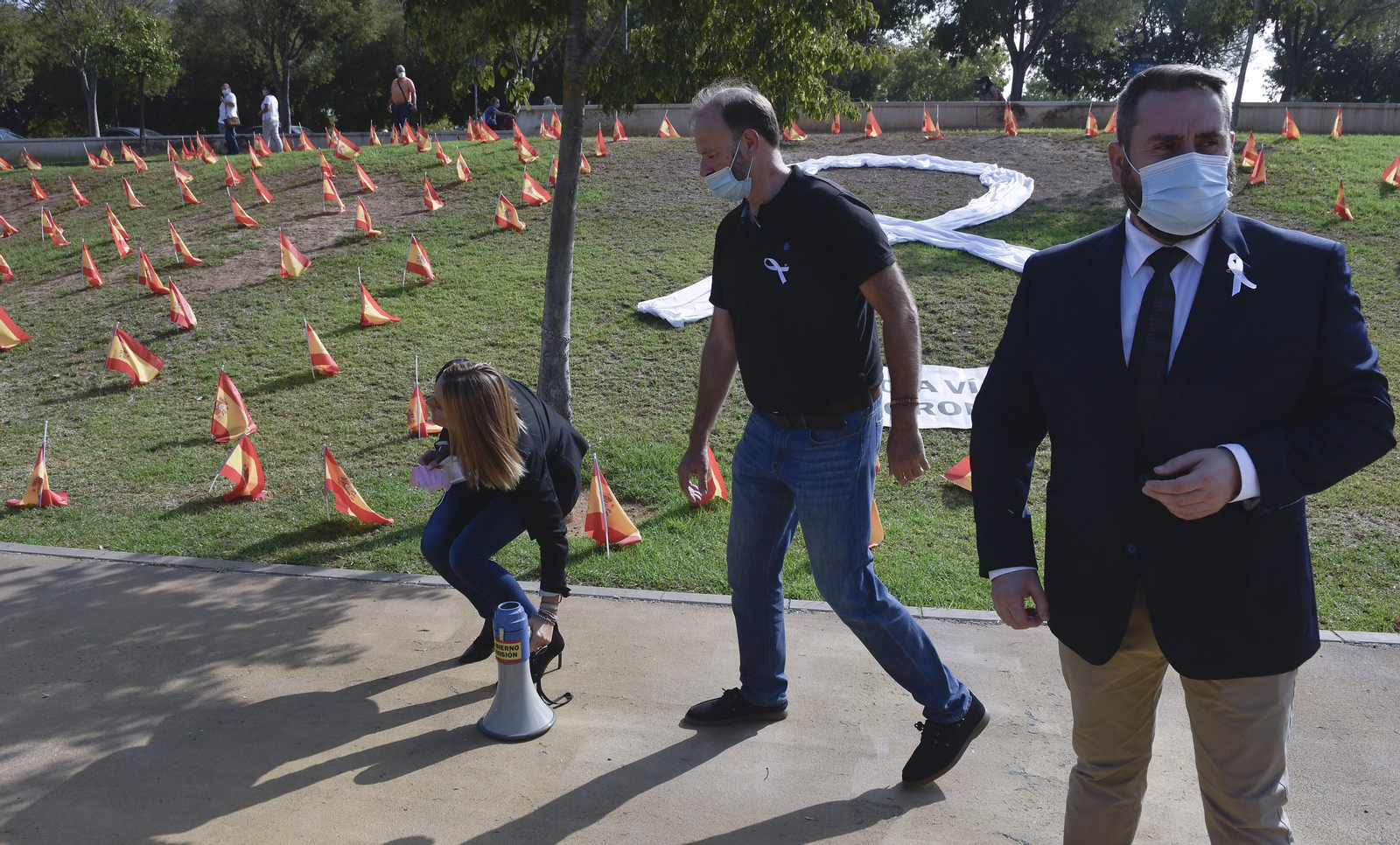 Víctimas del Coronavirus: 53.000 banderas de España junto al río