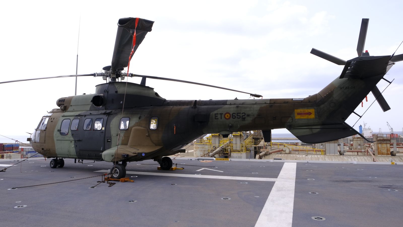 Fotogalería de la visita al portaaviones Juan Carlos I. Puerto de Almería.