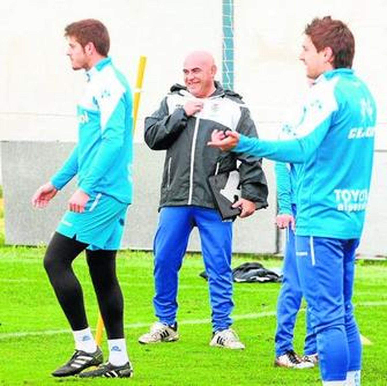 Carlos Ríos, entrenador del Recre, tiene muy claro que el equipo albiazul levantará el vuelo de nuevo.