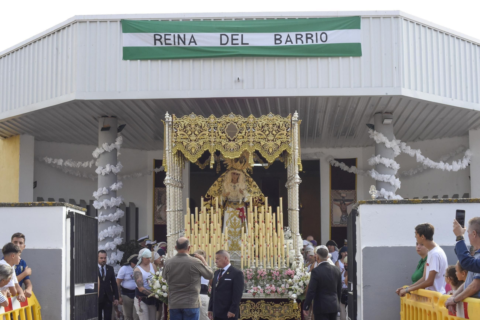 Salida del Mayor Dolor en su procesión extraordinaria.