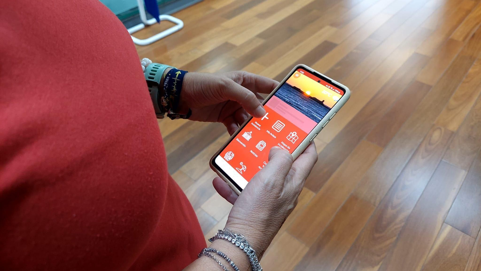 La aplicación se puede descargar gratis en Google Play y en Apple Store,