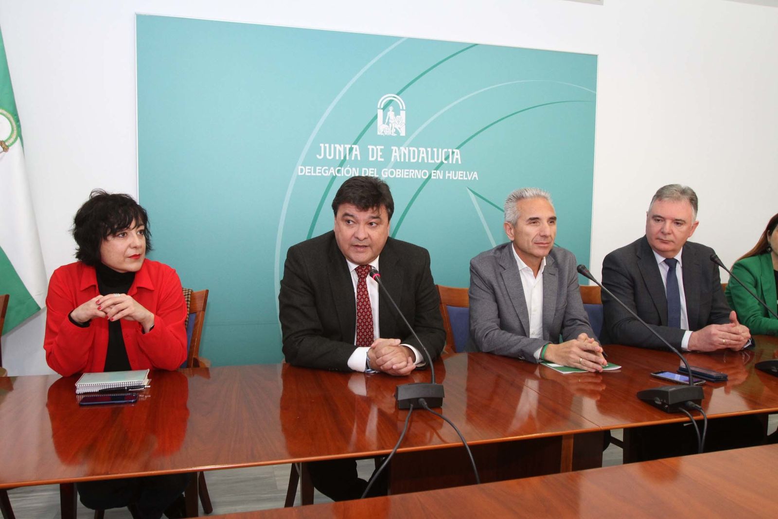 El consejero de Cultura, Miguel Ángel Vázquez, presenta el proyecto de rehabilitación del Banco de España como sede del Museo Arqueológico de Huelva.