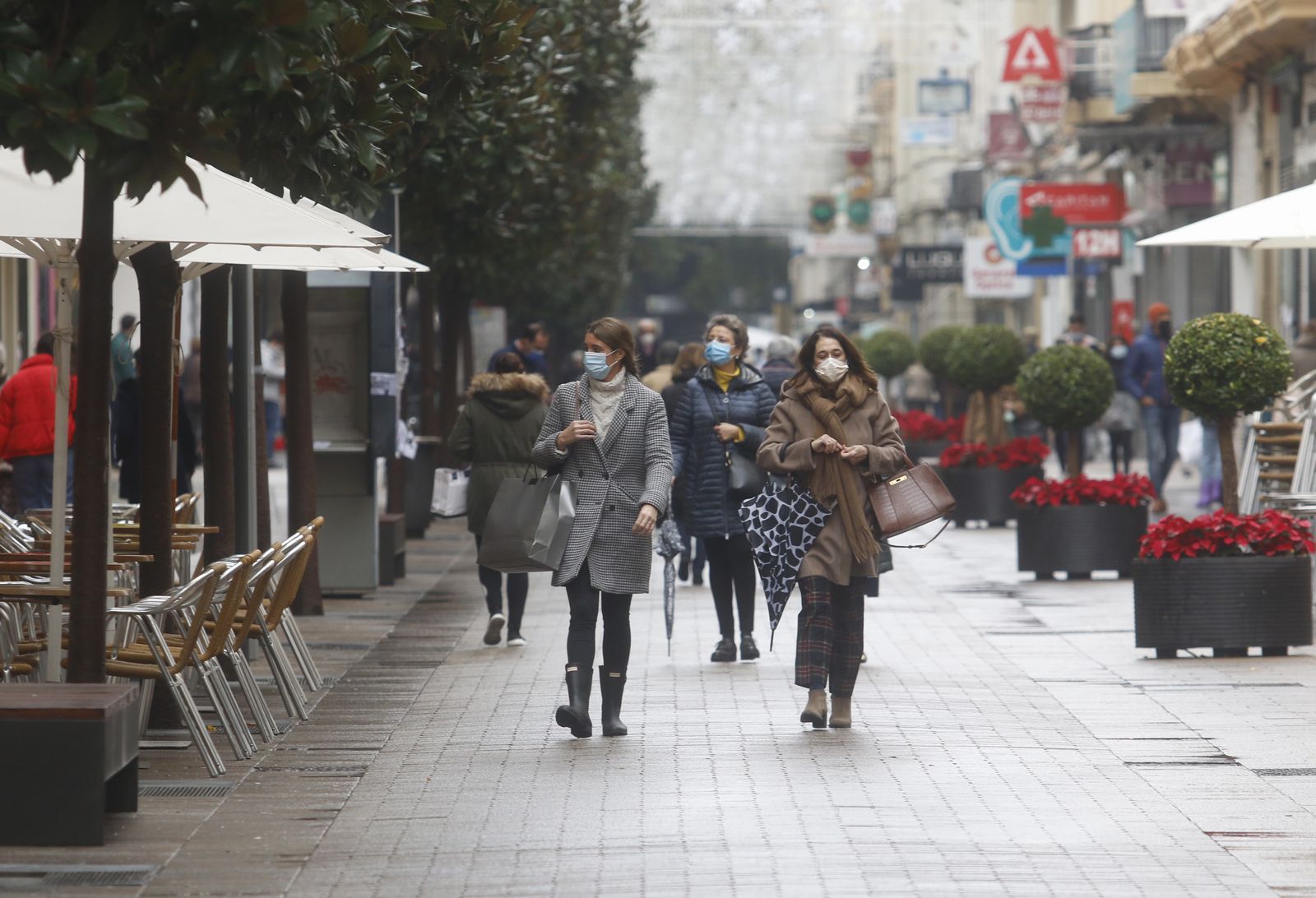 La apertura de los comercios de Córdoba en el puente de la Constitución