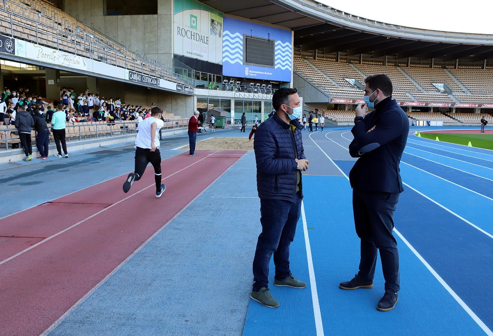 La XXIII Reunión de Atletismo Escolar reúne en Jerez a 3.000 alumnos de hasta 39 centros educativos de Primaria y Secundaria